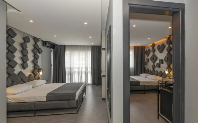 White Palace Hotel