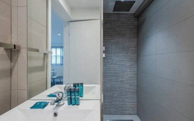 Modern Studio In West Kensington 2 Guests