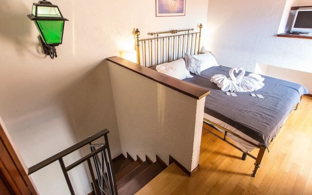 Rental in Rome Arco della Ciambella Penthouse