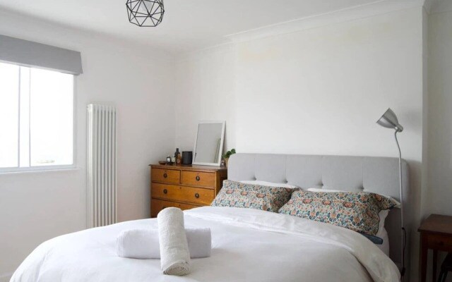 Bright And Stylish 1 Bedroom Apartment In London Fields