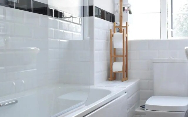 Spacious 2 Bedroom Apartment in Greenwich