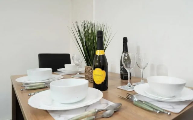 1bedlondonapt-freeparking-fastwifi-sofabed