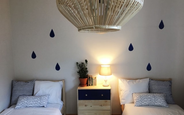 Lucka Rooms - Hey Jude B24.7