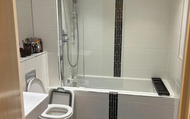 Inviting 2-bed Apartment in Bushey