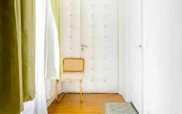 Renovated 23 2br 6p Champs Elysees-Arc de Triomphe