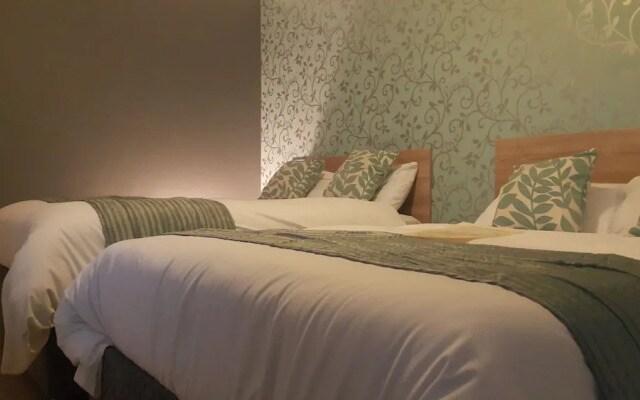 Maple Hotel