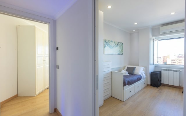 Rental in Rome Pyramid View Apartment