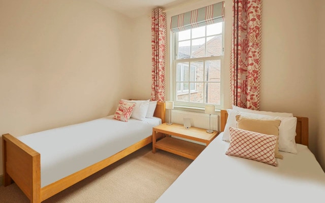 Host Stay St Denys View