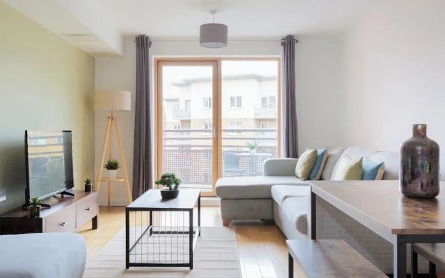 Modern Apartment in Bow