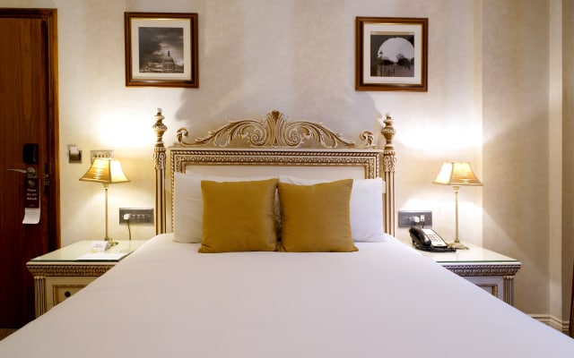 Ashburn Hotel