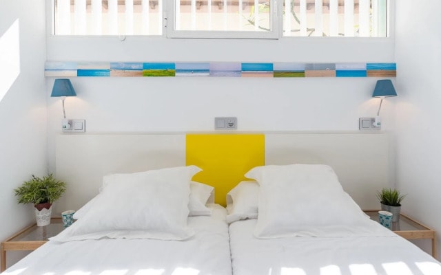 Pedregalejo: Cozy Apartment Front Of The Beach