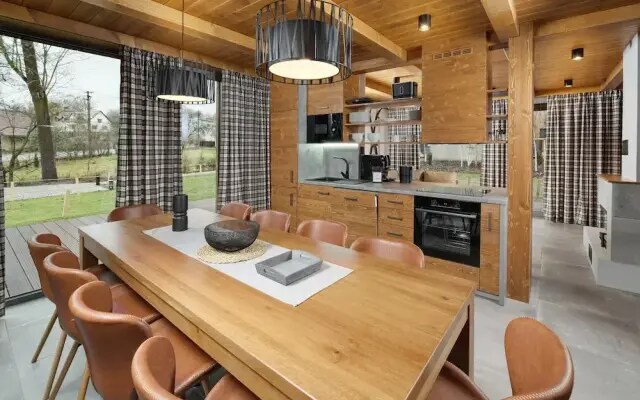 Villa in Cerny Dul With Pool & Sauna