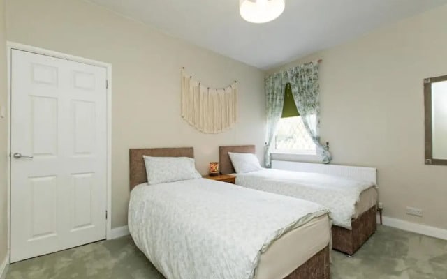 Captivating 2-bed House in Chesterfield