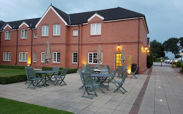 Hunters Lodge Hotel