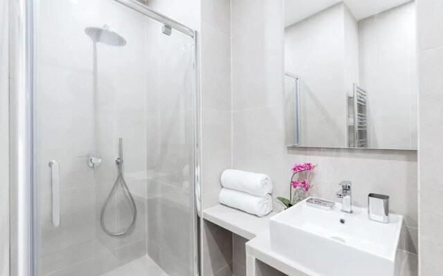 LUX 3 & 4 BDR Montmartre I by Livinparis