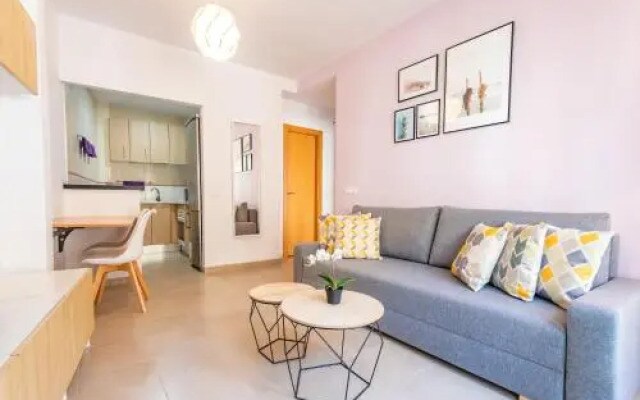 Bright Apartment Near The Historic Center