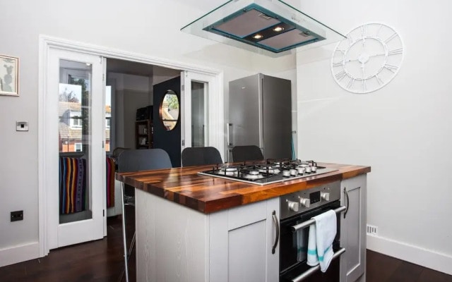 Townhouse Close To Olympic Park