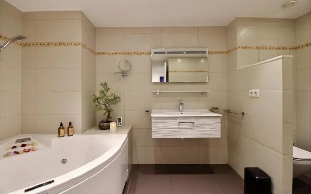 Assia Nathalie - Luxury BB MARAIS