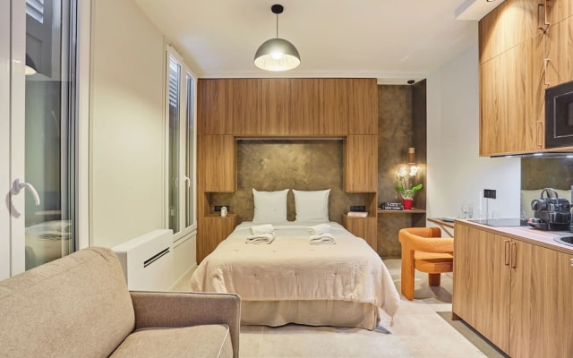 Suite Premium Facing the Chateau de Vincennes