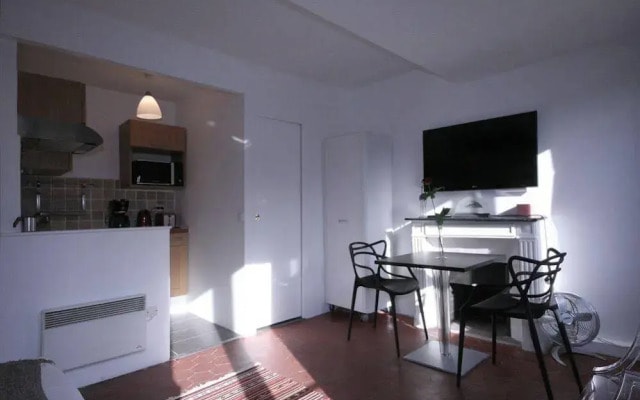 My Apartment in Paris Louvre