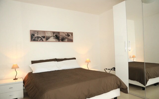 Isa Fiumicino Airport Residence