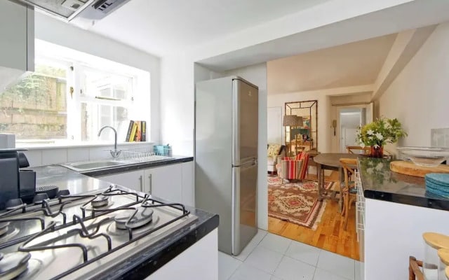 Lovely 2 bed Flat With Garden in Queen's Park