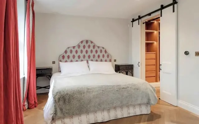 Gorgeous 3 bed House in Sloane Square With Garden