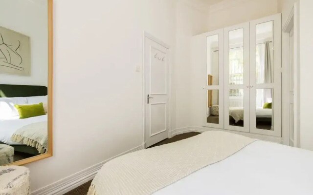 Spacious Apartment With Office Rear Terrace