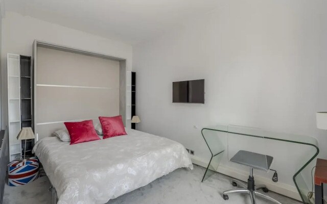 Luxury 4 Bed Residence - Next to Arc de Triomphe