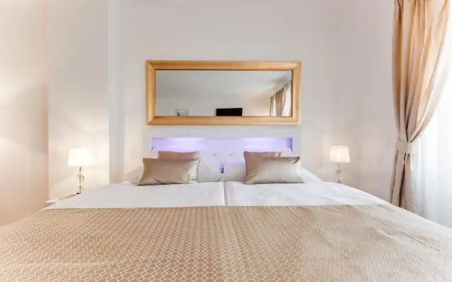 Charles Bridge Royal Apartment - Castle District