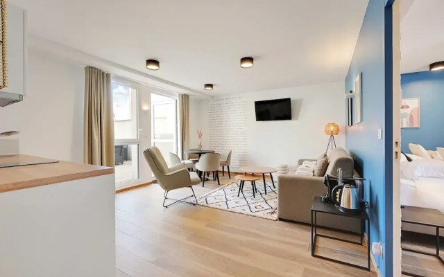 Elegant Apartment With Terrace - 1br/4p- Vanves