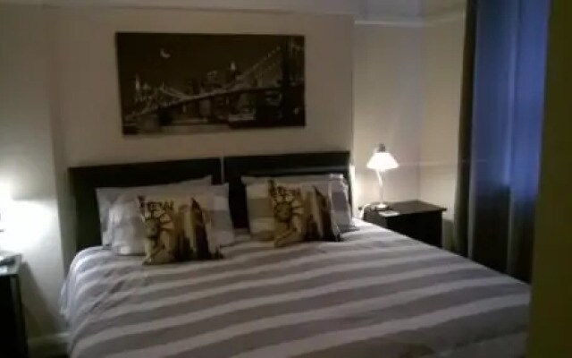 Upton Arms Hotel
