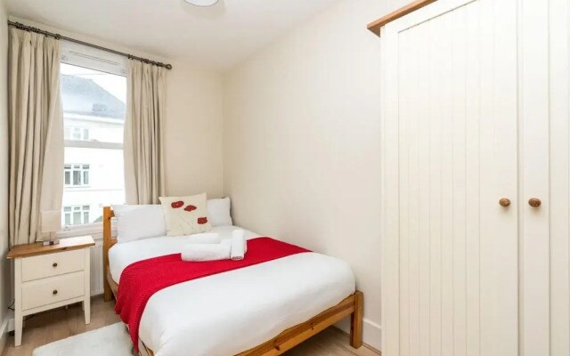 Spectacular 2BD Flat in Shepherds Bush