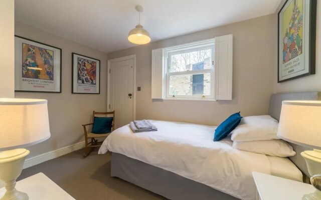 NEW Charming 2BD Basement Flat Heart of Battersea