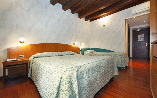 Hotel Corot