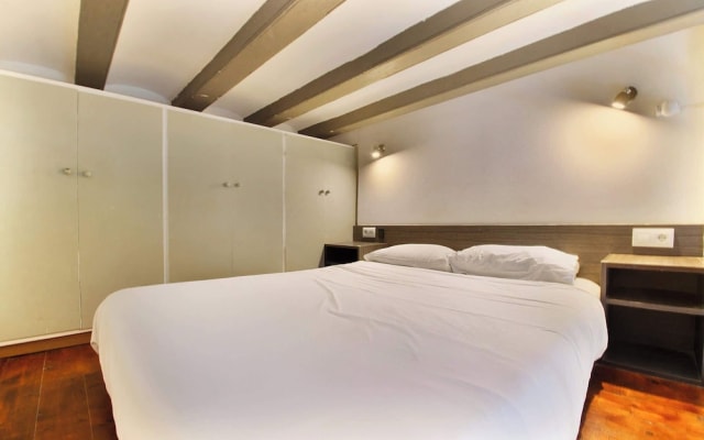 Aqua Apartment by Olala Homes