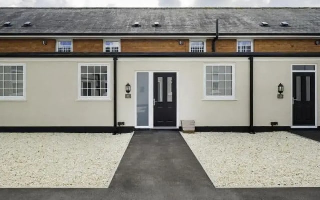 Modern 2bed Apartment-ground Floor-free Parking