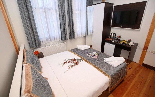 Grand Almira Hotel