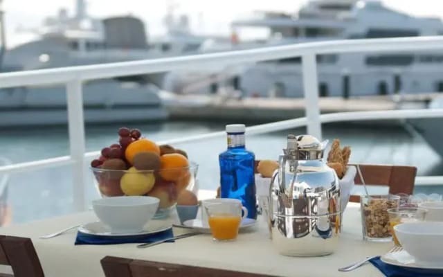 B&B Boat St. Katharine Barcelona