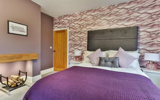 Luxury Spacious Pad with Games Room