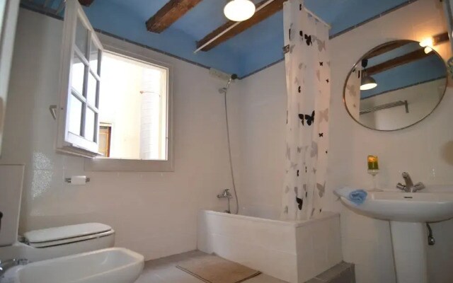 Barcelona Cosmopolitan 1A Apartment