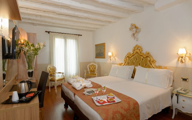 Unahotels Ala Venezia - Adults Only