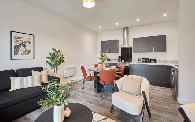 Host Stay 18 Queens Court