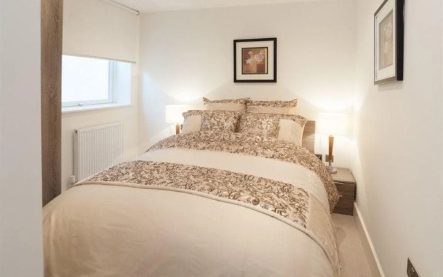 Premier Tower Bridge Apartment