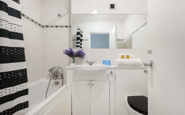 The Sherborne Studio Apartment - JCG