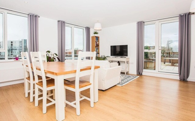 Flat With Roof Terrace in Central London