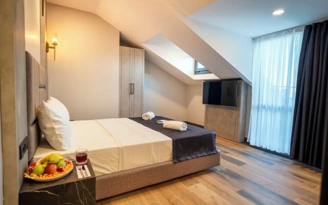 Modernlux Hotel