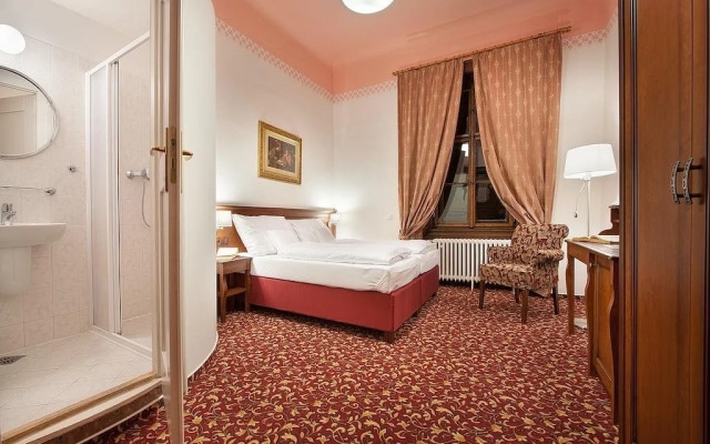 EA Zamecky Hotel Hruba Skala