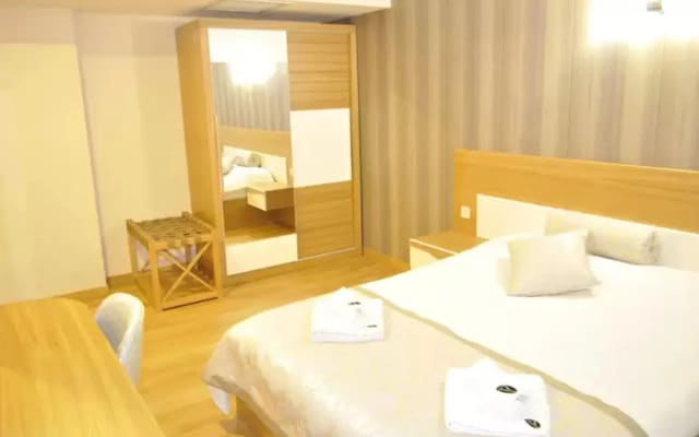 Shah Inn Hotel
