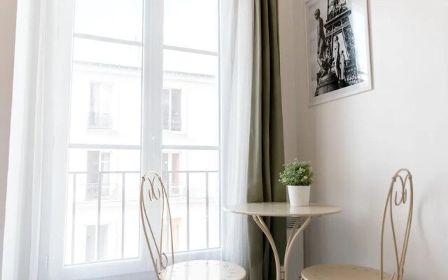 Montmartre Apartments - Renoir